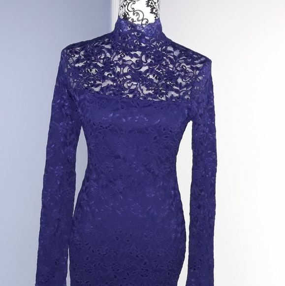 Beautiful Turtle neck Lace dress - Picture 7 of 7